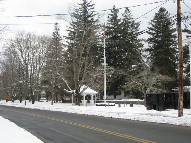 Training Green and First Parish Church in the snow, 2010